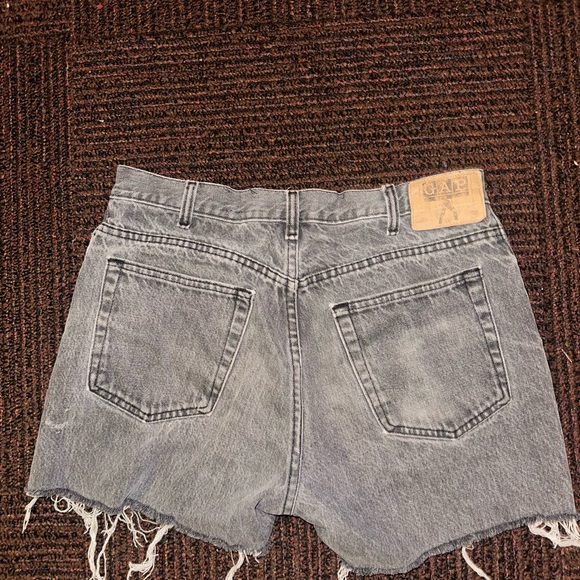 Vintage Grey Washed Gap Denim Shorts - Picture 2 of 3